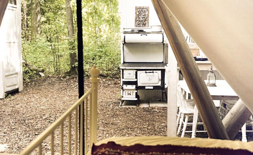 Fronterra Farm- Luxury Camp Experiences * Hillier